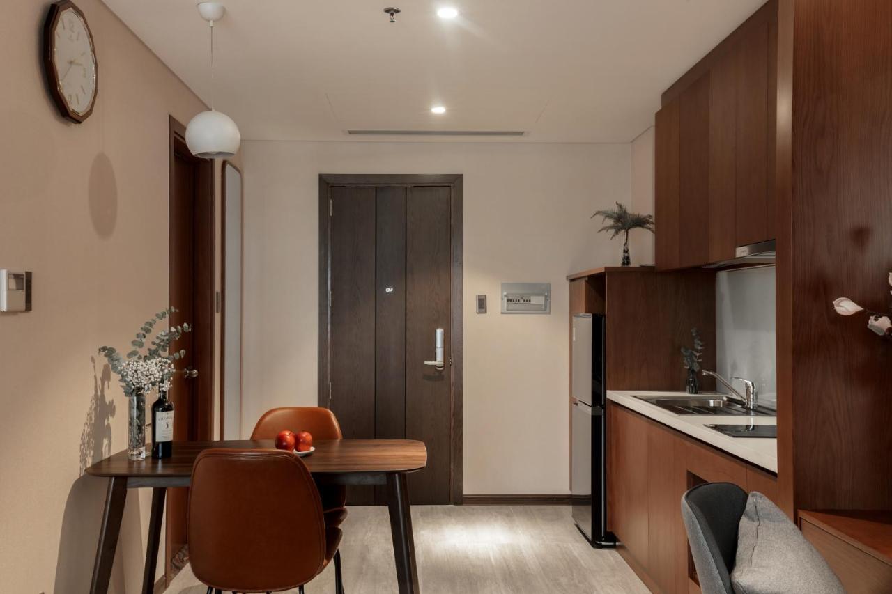 Dhts Business & Ho Chi Minh City